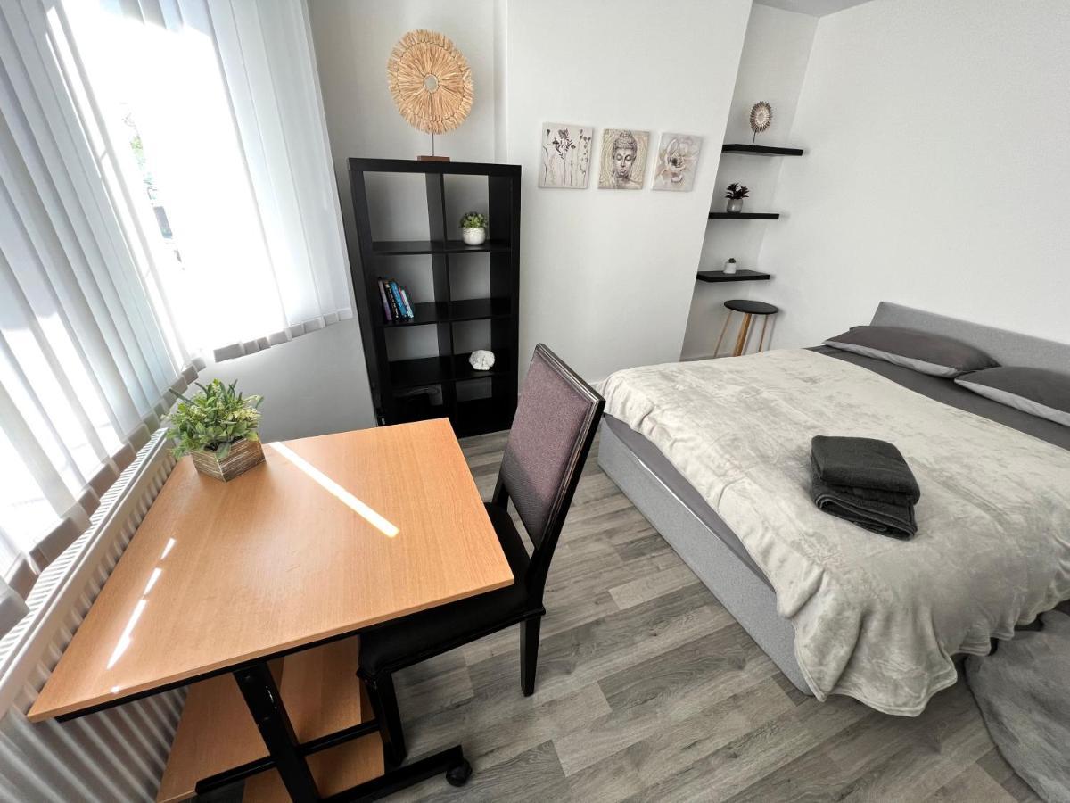 Modern Double With Fire Tv Affittacamere